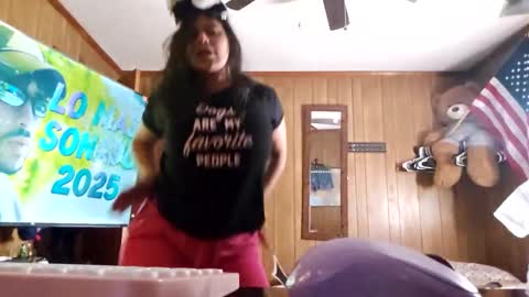 Snapshot of rosvelly8 chatting on October 14, 2025, 4:08 pm rosvelly8 online show from October 14, 2025, 4:08 pm