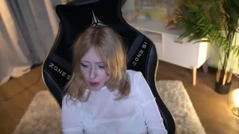 Snapshot of rosy_petal chatting on September 16, 2025, 2:12 am rosy_petal online show from September 16, 2025, 2:12 am