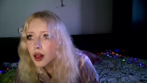 Snapshot of rosy_petal chatting on September 25, 2025, 6:39 am rosy_petal online show from September 25, 2025, 6:39 am