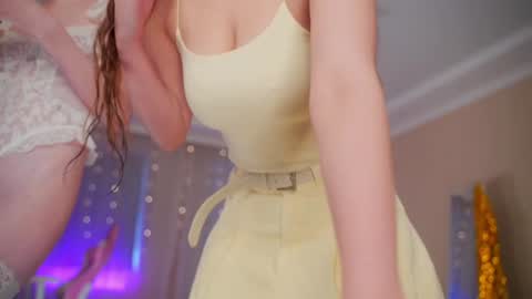 Snapshot of rosyemily chatting on October 13, 2025, 10:26 am Hi Im Maria Check my Bio online show from October 13, 2025, 10:26 am