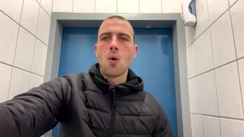 Snapshot of rotteei1 chatting on November 26, 2025, 10:05 am rotteei1 online show from November 26, 2025, 10:05 am