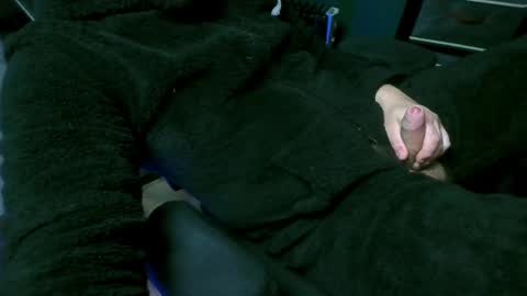 Snapshot of roughwonder chatting on January 13, 2025, 7:43 am Luke online show from January 13, 2025, 7:43 am