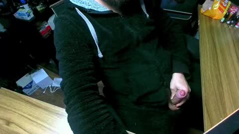 Snapshot of roughwonder chatting on January 20, 2025, 7:25 am Luke online show from January 20, 2025, 7:25 am