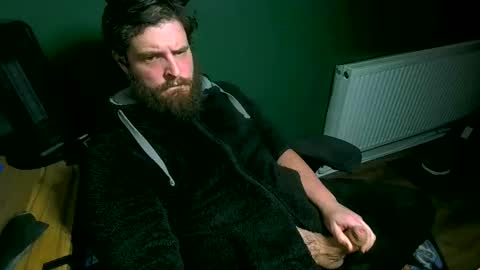 Snapshot of roughwonder chatting on February 18, 2025, 8:58 pm Luke online show from February 18, 2025, 8:58 pm