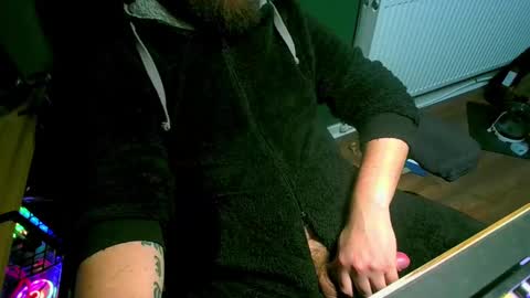 Snapshot of roughwonder chatting on March 1, 2025, 7:30 am Luke online show from March 1, 2025, 7:30 am