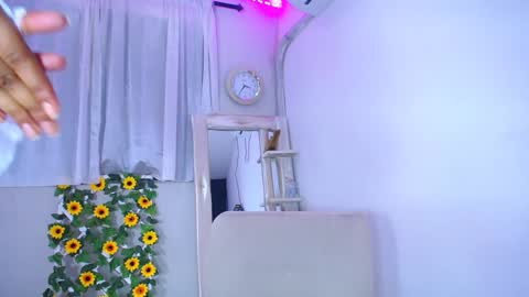 rous_25 online show from December 6, 2024, 3:22 pm