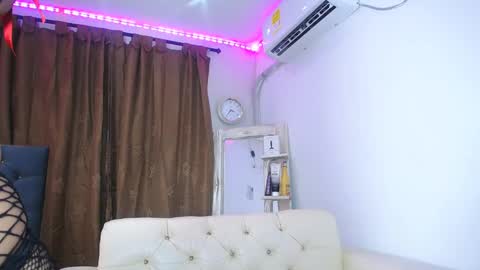 rous_25 online show from February 8, 2025, 12:50 pm