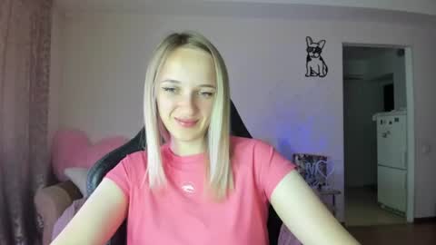 Snapshot of rousereed chatting on June 21, 2026, 6:27 am Rouse online show from June 21, 2026, 6:27 am