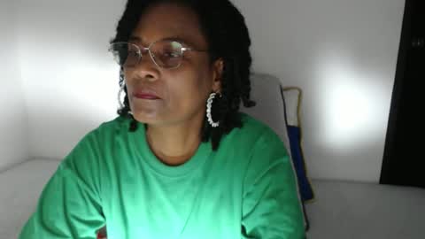 luxa online show from December 14, 2025, 3:50 pm