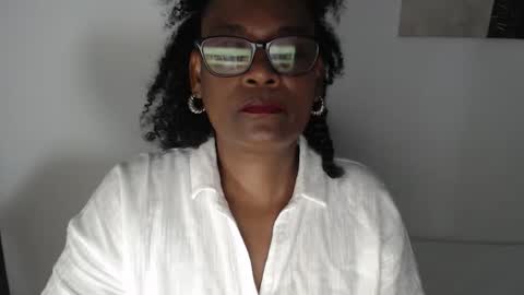 luxa online show from June 1, 2026, 11:56 am