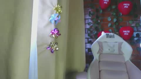 Daniela Ferreira online show from February 13, 2026, 12:56 pm