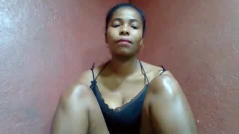 rovaelyah online show from October 5, 2025, 6:56 am