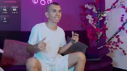 Snapshot of rowancley chatting on September 20, 2025, 12:50 pm Rowan online show from September 20, 2025, 12:50 pm