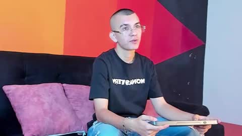 Snapshot of rowancley chatting on September 25, 2025, 12:09 pm Rowan online show from September 25, 2025, 12:09 pm