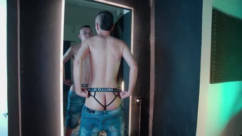 Snapshot of rowancley chatting on November 24, 2025, 12:16 pm Rowan online show from November 24, 2025, 12:16 pm