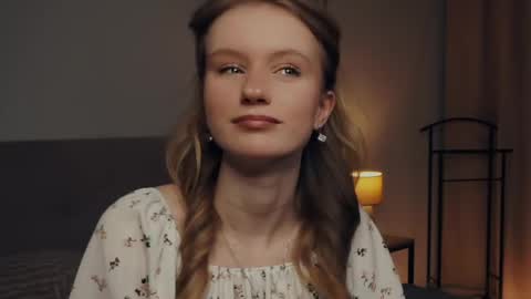 Snapshot of rowenacroyle chatting on February 10, 2025, 1:01 pm Stella online show from February 10, 2025, 1:01 pm