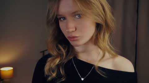 Snapshot of rowenacroyle chatting on February 11, 2025, 7:16 pm Stella online show from February 11, 2025, 7:16 pm