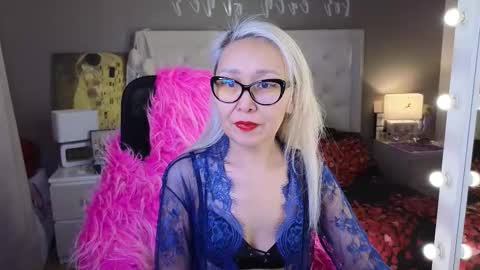 Snapshot of roxalanastar chatting on March 1, 2026, 1:51 am Roxalana online show from March 1, 2026, 1:51 am