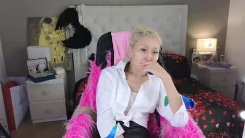 Roxalana online show from May 12, 2026, 8:22 am