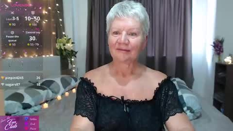 Snapshot of roxana_brooks chatting on April 24, 2026, 11:51 pm Roxana online show from April 24, 2026, 11:51 pm