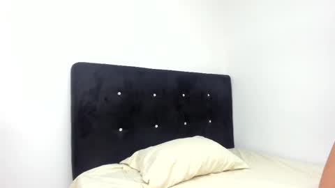 roxanaborns online show from February 10, 2026, 4:05 am