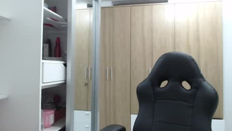 Snapshot of roxanalove7 chatting on February 14, 2025, 3:22 am Roxana online show from February 14, 2025, 3:22 am