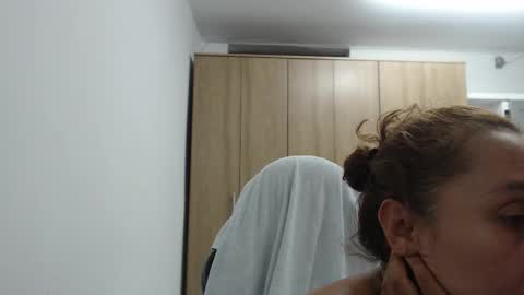 Snapshot of roxanalove7 chatting on March 20, 2026, 2:05 am Roxana online show from March 20, 2026, 2:05 am