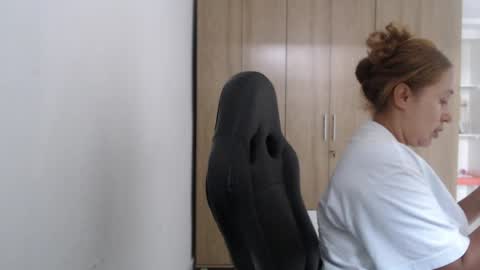 Snapshot of roxanalove7 chatting on March 25, 2026, 5:41 pm Roxana online show from March 25, 2026, 5:41 pm
