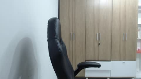 Snapshot of roxanalove7 chatting on April 5, 2026, 12:19 am Roxana online show from April 5, 2026, 12:19 am