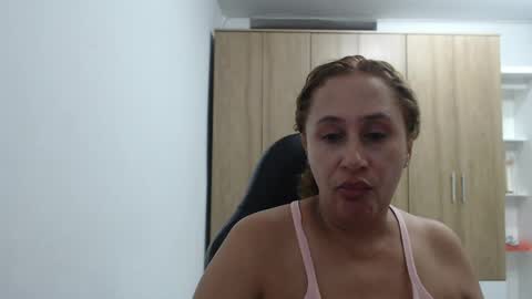 Snapshot of roxanalove7 chatting on April 17, 2026, 3:09 am Roxana online show from April 17, 2026, 3:09 am