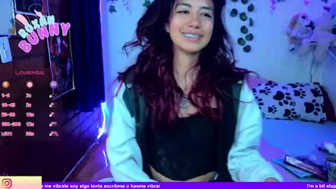 Snapshot of roxanbunny chatting on May 19, 2026, 1:33 am roxxy online show from May 19, 2026, 1:33 am