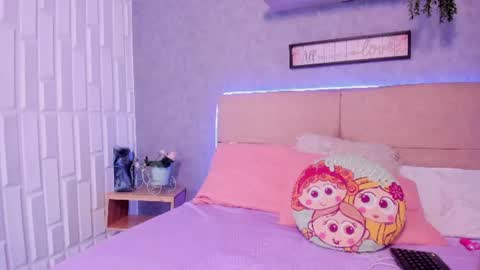 Snapshot of roxanebrown chatting on June 30, 2026, 7:37 pm roxanebrown online show from June 30, 2026, 7:37 pm