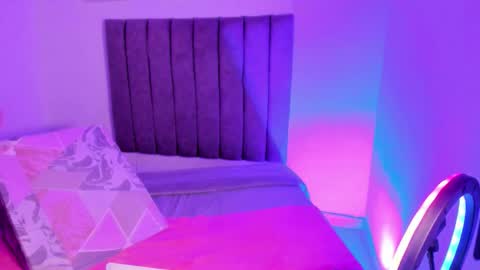 Roxane online show from January 12, 2026, 9:53 pm