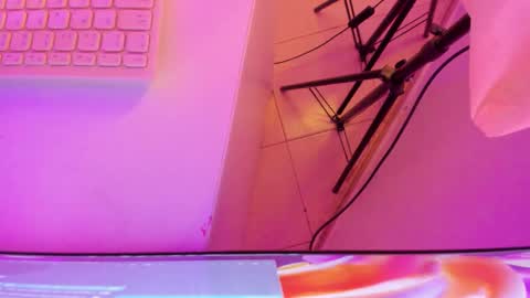 Roxane online show from February 11, 2026, 3:22 am