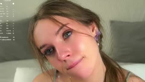 roxannastoo online show from October 22, 2025, 1:17 am