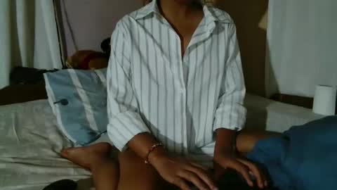 roxanne_98 online show from October 30, 2025, 2:24 am