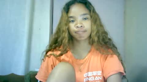 roxanne_98 online show from November 27, 2025, 8:55 pm