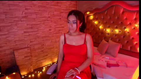 roxanne_han online show from October 15, 2025, 11:32 am