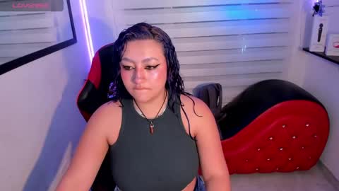 Snapshot of roxanne_morelli chatting on May 20, 2026, 12:22 pm roxanne online show from May 20, 2026, 12:22 pm