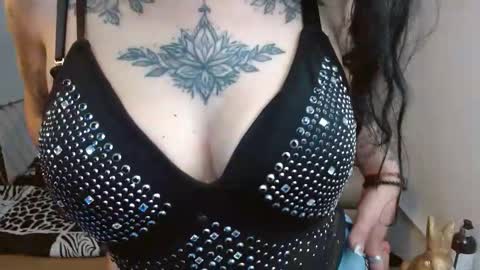 Snapshot of roxanne_vale chatting on January 17, 2026, 8:12 pm Roxanne online show from January 17, 2026, 8:12 pm