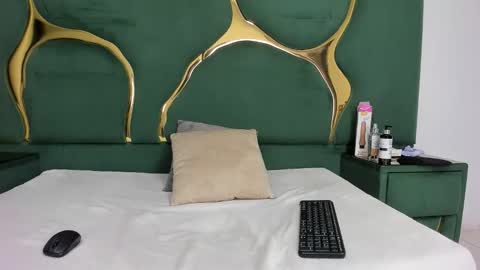 Snapshot of roxannebloom chatting on February 20, 2026, 3:25 am RoxanneBloom online show from February 20, 2026, 3:25 am