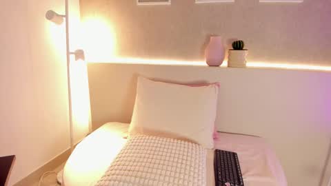 Snapshot of roxannegomez_ chatting on November 29, 2025, 11:24 am Roxanne Gomez online show from November 29, 2025, 11:24 am