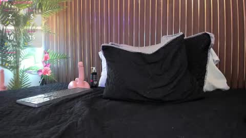 Roxie  online show from April 11, 2026, 1:04 pm