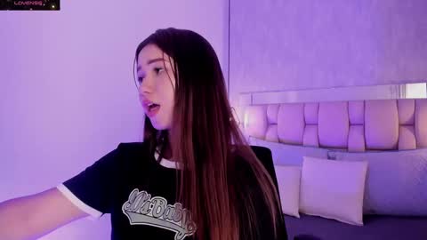 Snapshot of roxie_summers chatting on February 12, 2025, 2:14 am Roxie online show from February 12, 2025, 2:14 am