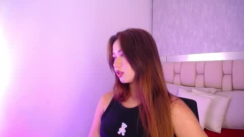 Snapshot of roxie_summers chatting on February 25, 2025, 8:09 pm Roxie online show from February 25, 2025, 8:09 pm