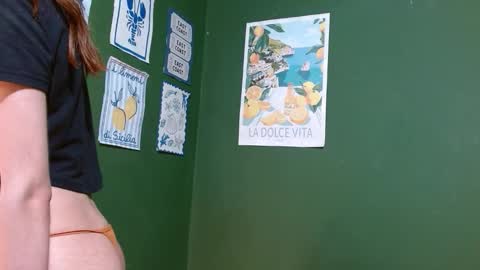 Roxie online show from November 16, 2025, 1:55 am