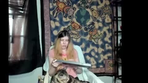 Snapshot of roxihazeleyes chatting on June 13, 2026, 5:33 pm roxihazeleyes online show from June 13, 2026, 5:33 pm