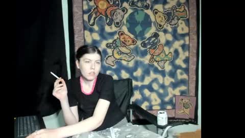 Snapshot of roxihazeleyes chatting on June 24, 2026, 4:11 am roxihazeleyes online show from June 24, 2026, 4:11 am