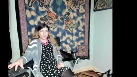 Snapshot of roxihazeleyes chatting on June 30, 2026, 7:20 am roxihazeleyes online show from June 30, 2026, 7:20 am