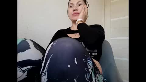 Snapshot of roxolanaa_sexy chatting on April 4, 2026, 11:08 am ROXOLANAA SEXY online show from April 4, 2026, 11:08 am